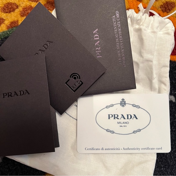 Prada re-edition 2005 - Picture 10 of 13